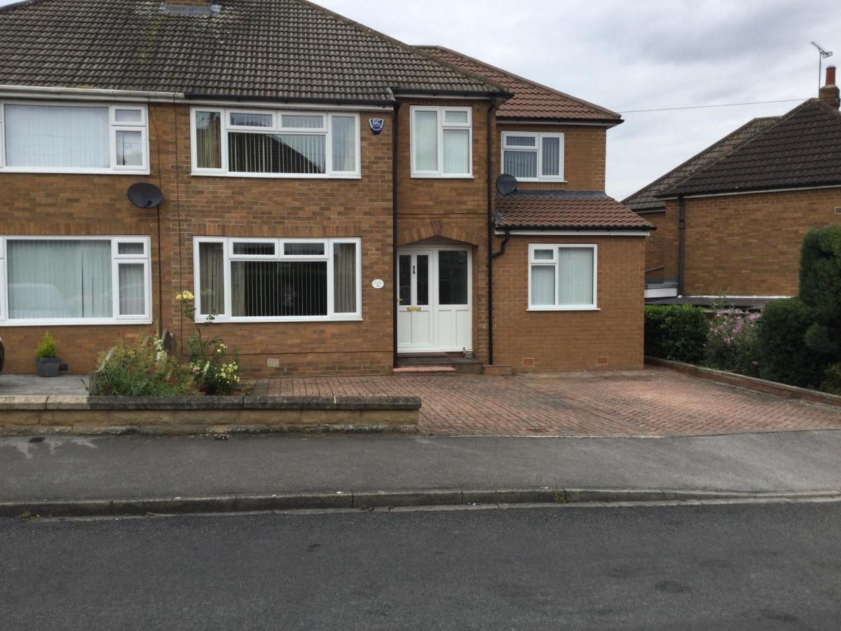 Large 4 Bedroom Home In Boston Spa Village In-Between York, Harrogate And Leeds, Sleeps 9 ภายนอก รูปภาพ