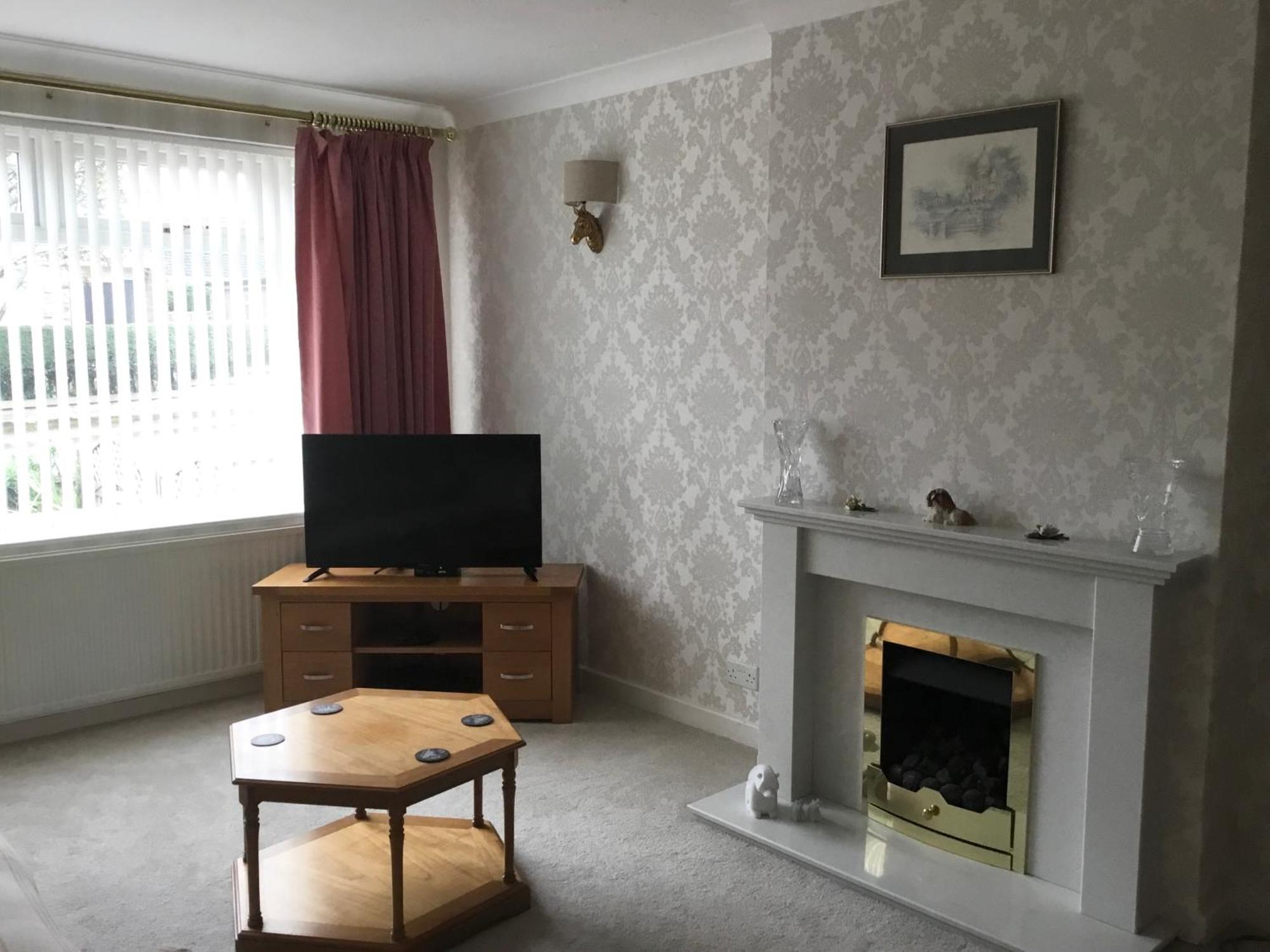 Large 4 Bedroom Home In Boston Spa Village In-Between York, Harrogate And Leeds, Sleeps 9 ภายนอก รูปภาพ